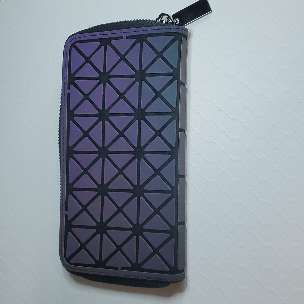 Reflective Wallet, Zipper Wallet, Hard Shell Wallet - Picture 2 of 3